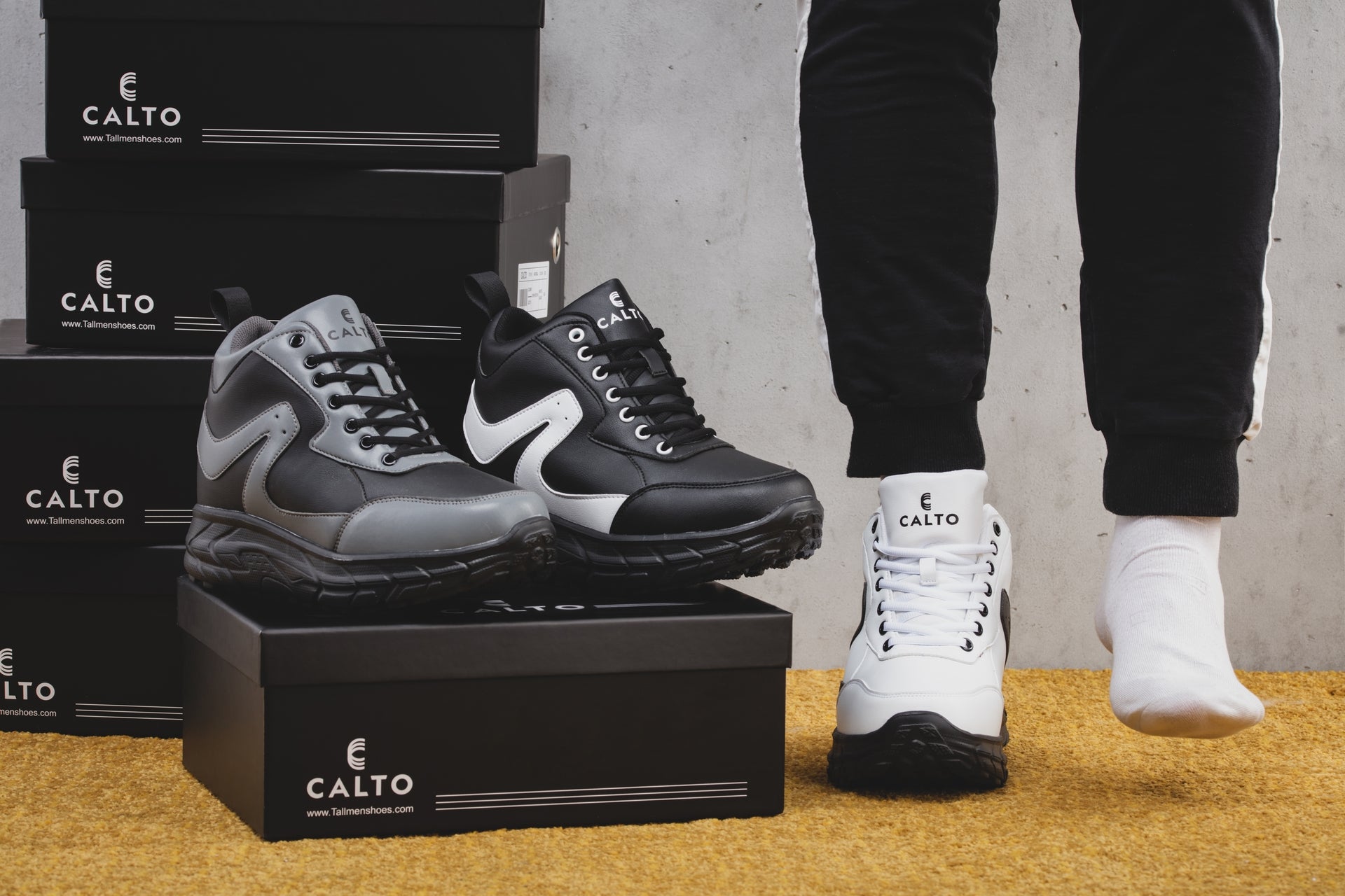 S22772 Black/White Hiking Boots, 4-Inches Taller Elevation Style